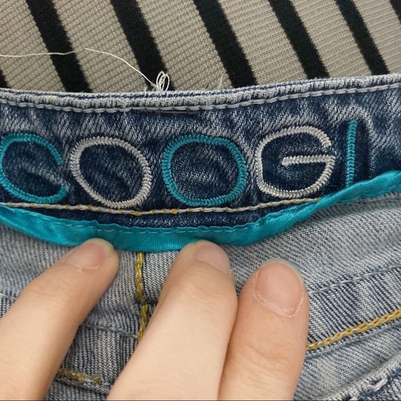 COOGI Vintage Light Wash Embroidered Pocket Distressed Straight Jeans 5/6 - Picture 11 of 15